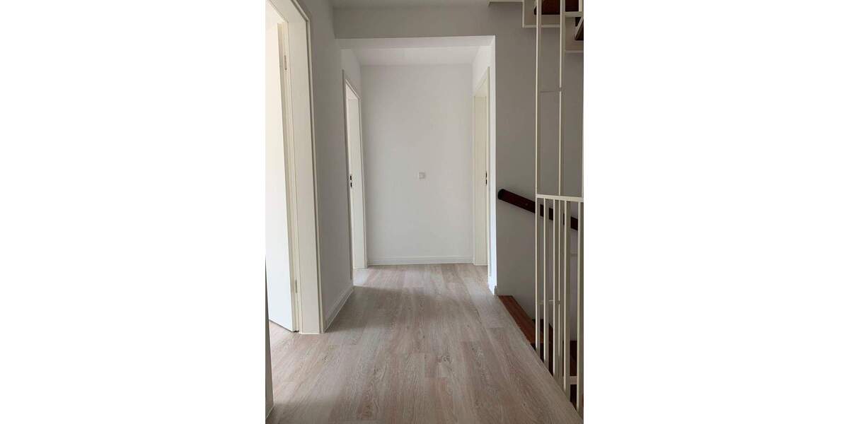 Mehrfamilienhaus, Wohnhaus Pinneberg Quellental - 4 Zimmer, 110 m&sup2;, 1.600&euro; | Angebot:26449977