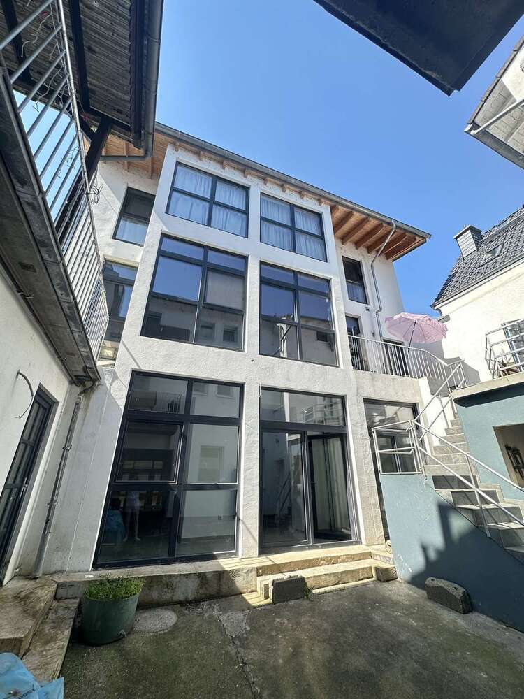 Haus zum Kaufen in Rüdesheim am Rhein 425.000 € 226 m²