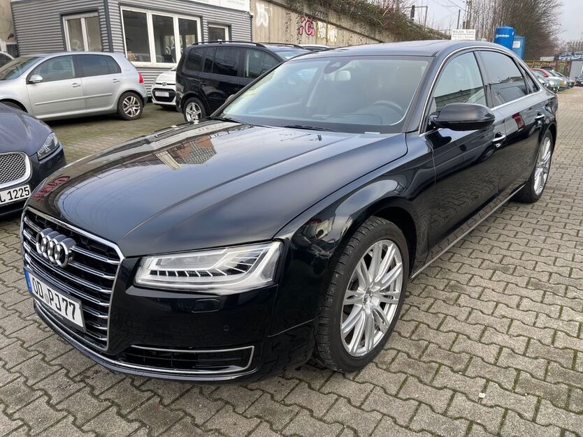 Audi A8 103.000 km 27.900 € Hamburg 20097