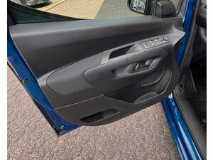 Opel Combo Life E Elegance 73.008 km 19.390 &euro; Battenberg 35088