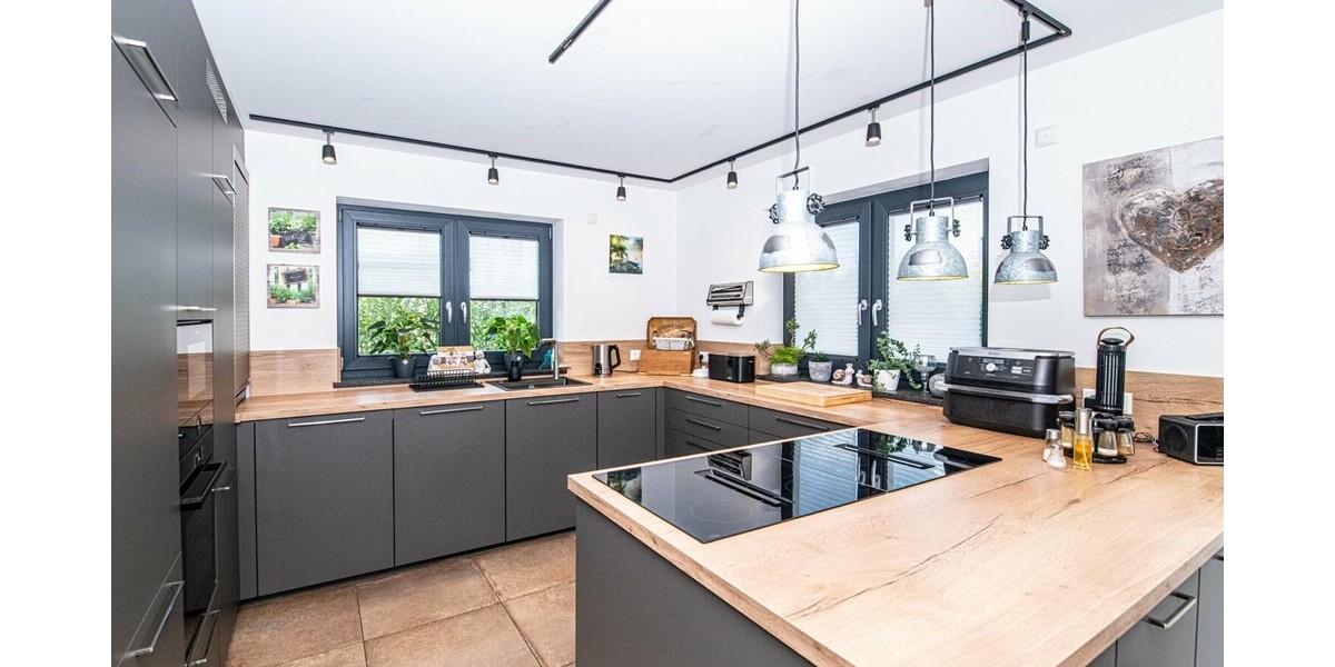 Neuwertiges Einfamilienhaus mit Kamin, PV-Anlage und Energieeffizienz A+ - Einfamilienhaus Cham / Vilzing Vilzing | Angebot:26786340