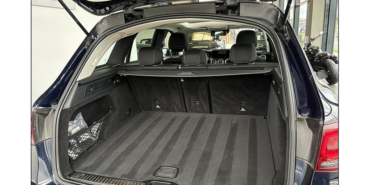 Mercedes-Benz GLC 300 d 4Matic LED Panorama TV AHK Assist. 113.000 km 30.499 &euro; Stade 21682