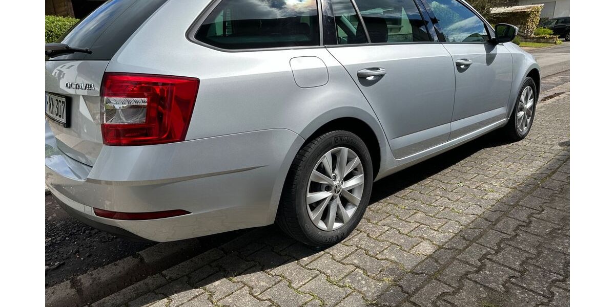 Skoda Octavia 144.000 km 15.900 &euro; Wallhausen 55595