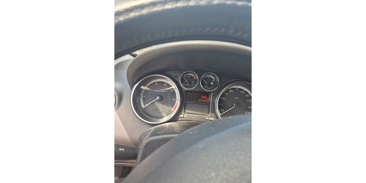 Peugeot 308 125.000 km 3.500 &euro; Martinshöhe 66894