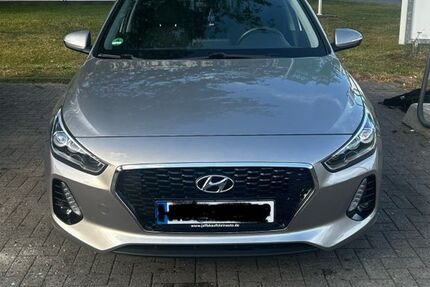 Hyundai i30 98.000 km 13.999 € Bremen 28213