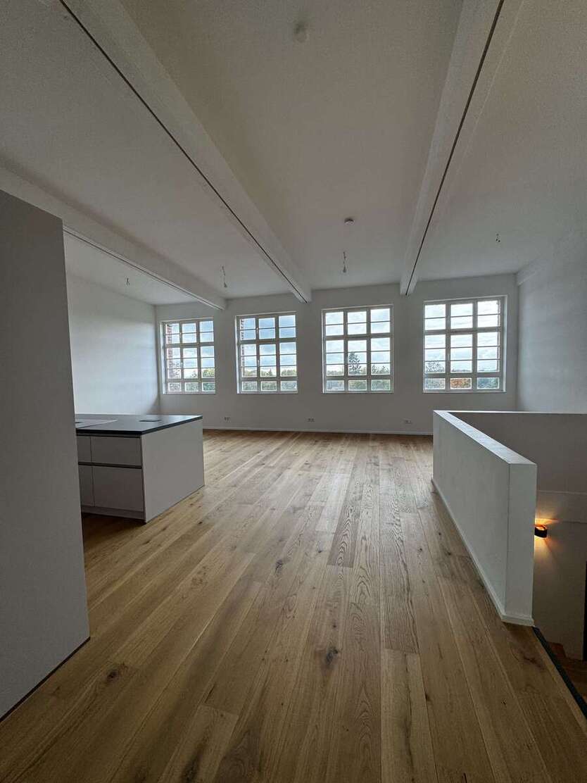 Wohnung zum Mieten in Wermelskirchen 2.246,66 € 175.52 m² 5 zimmer