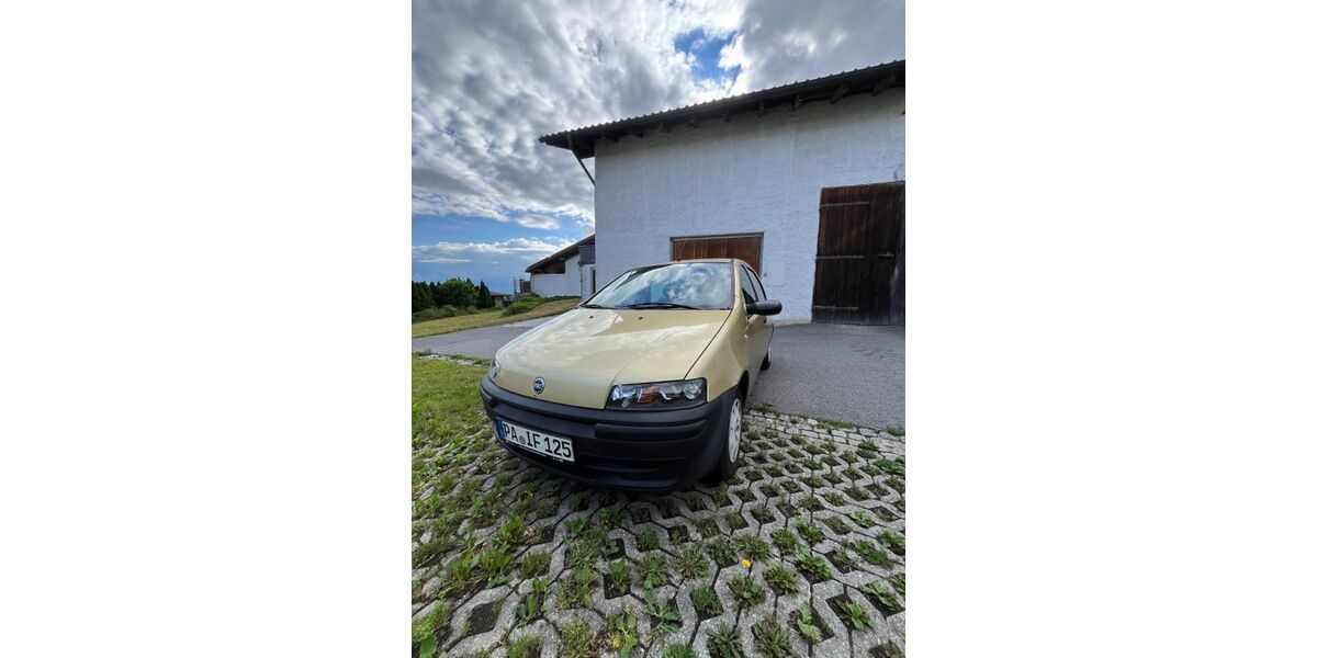 Fiat Punto 121.274 km 1.500 &euro; Passau 94032