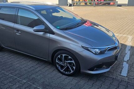 Toyota Auris Touring Sports