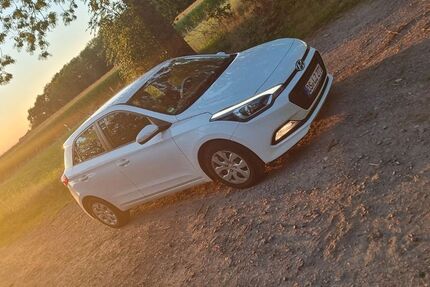 Hyundai i20 90.000 km 9.999 &euro; Diepholz 49356