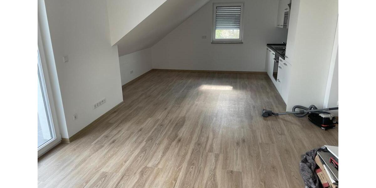Dachgeschoßwohnung Bad Windsheim - 3 Zimmer, 73 m&sup2;, 880&euro; | Angebot:26296551