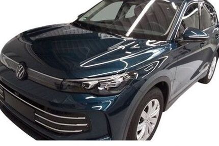 VW Tiguan 1.537 km 41.859 &euro; Artern 06556
