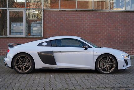 Audi R8 31.700 km 152.900 € Lünen 44532