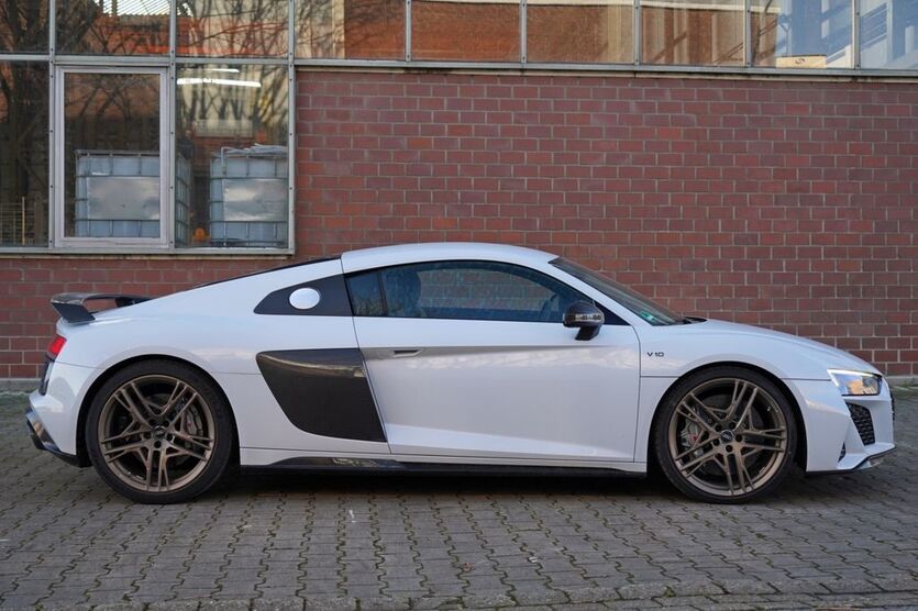 Audi R8 31.700 km 152.900 € Lünen 44532