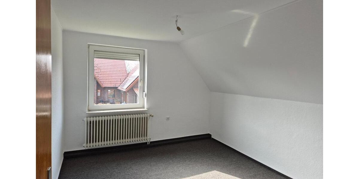 Dachgeschoßwohnung Saterland - 3 Zimmer, 70 m&sup2;, 650&euro; | Angebot:25397271