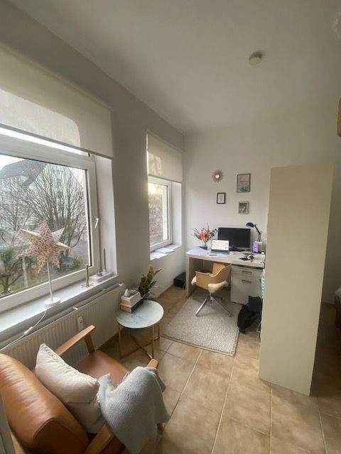 Köln Kalk gemütliches * Single Apartment * im 2. Obergeschoss, kleinere Diele, Bad mit Badewanne, Kellerraum 1 zimmer