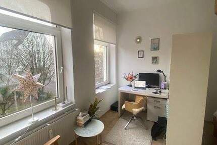 Köln Kalk gemütliches * Single - Studenten * Apartment im 2. Obergeschoss, kleinere Diele, Bad mit Badewanne, Kellerraum 1 zimmer