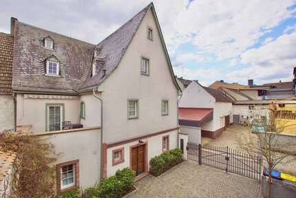 Haus zum Kaufen in Eltville am Rhein 1.690.000 € 459 m² 20 zimmer