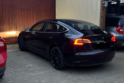Tesla Model 3 72.450 km 24.500 € Stühlingen 79780