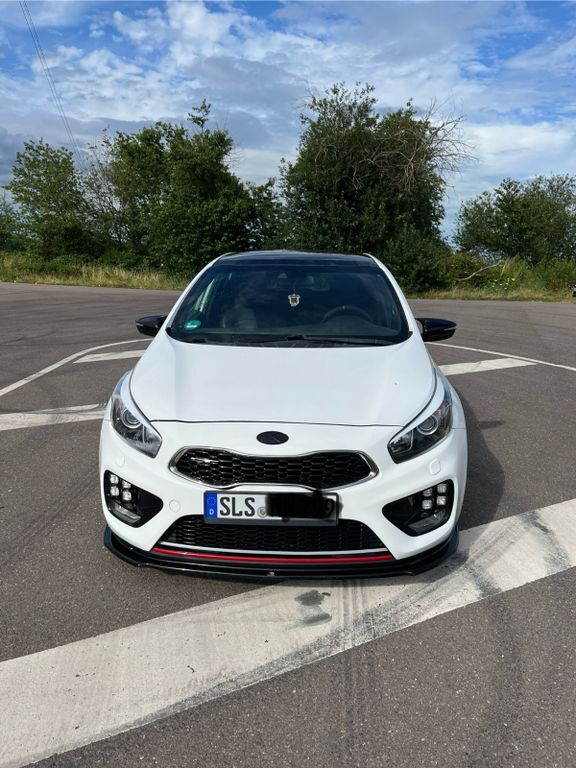 Kia ceed / Ceed 124.000 km 9.500 € Schwalbach 66773