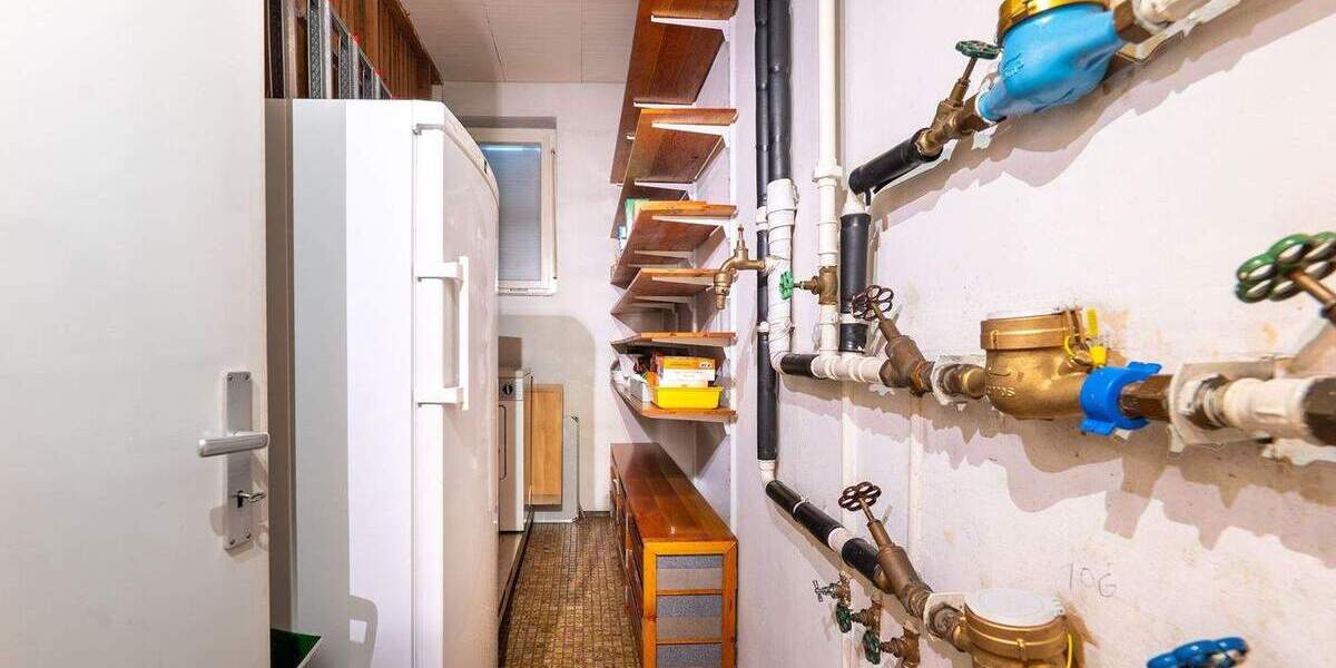 Tolles 2-FH mit über 220m² WFL möglich 9 zimmer