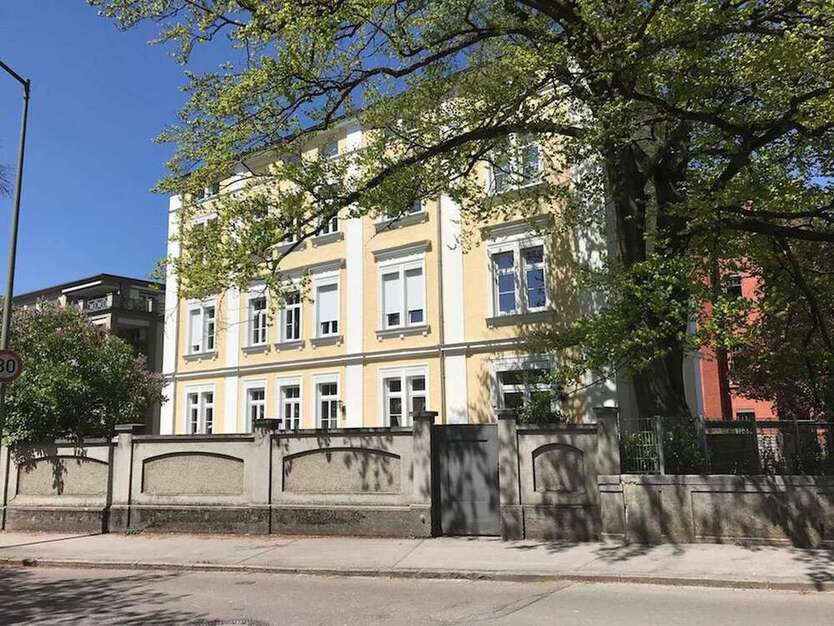 Wohnung zum Mieten in Augsburg 1.100 € 100 m² 3 zimmer
