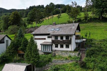 Ein interessantes Mehrfamilienhaus wartet auf Sie 1 zimmer