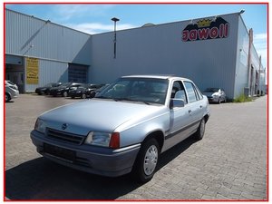 Opel Kadett E Beauty Lim. SEDAN GSD AUTOM- SERVO 74.000 km 6.950 &euro; Hannover 30179