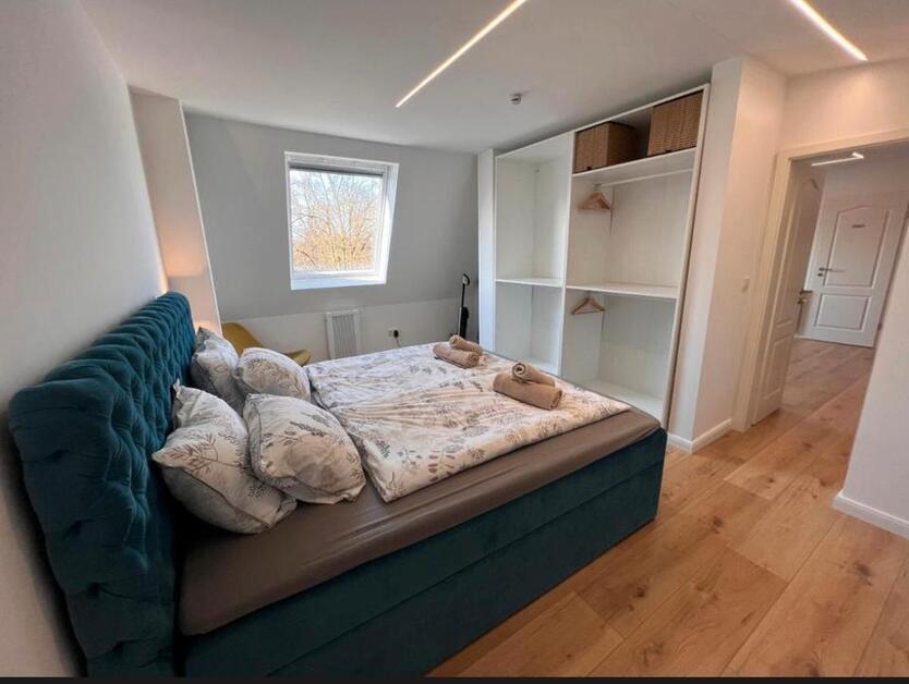 Vollmöblierte 2 ZKB im Zentrum zimmer