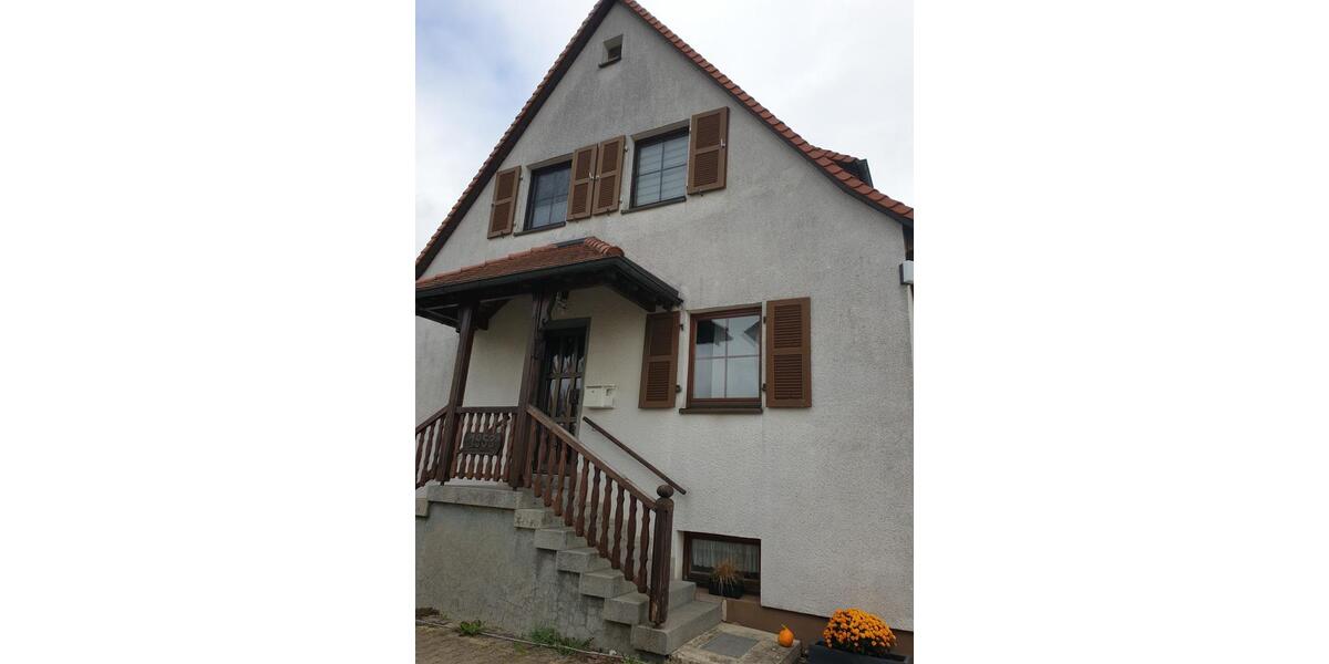 Einfamilienhaus Ellwangen (Jagst) - 6 Zimmer, 142 m&sup2;, 195.000&euro; | Angebot:26977058