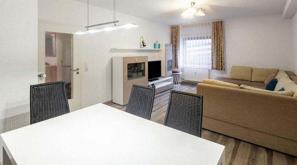 Familienfreundliche 6-Zimmer-Wohnung mit Balkon in Wiesbaden Medenbach 6 zimmer