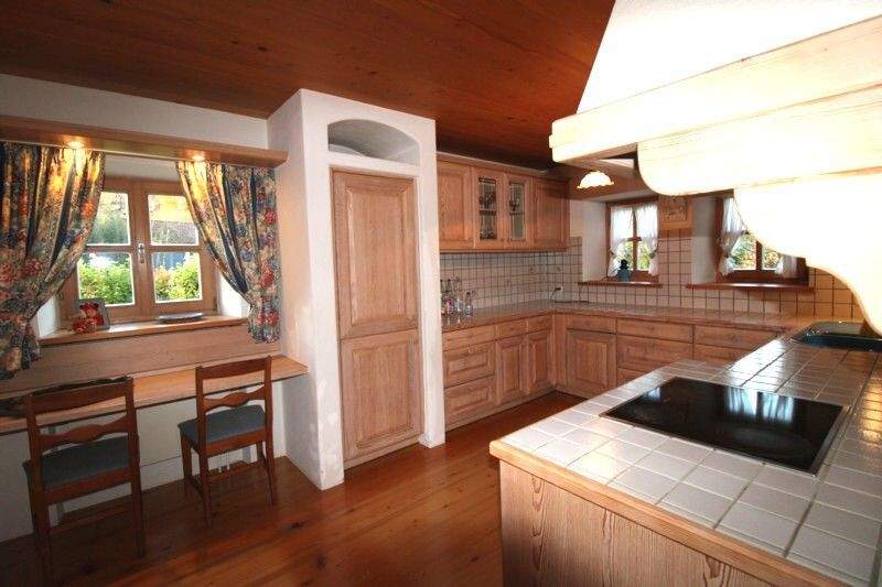 Einfamilienhaus Aystetten - 8 Zimmer, 250 m&sup2;, 3.400&euro; | Angebot:24789549