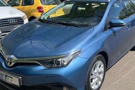 Toyota Auris 73.500 km 12.100 &euro; Nürnberg 90419