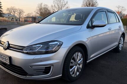 VW Golf 52.000 km 12.700 &euro; Paulinenaue 14641