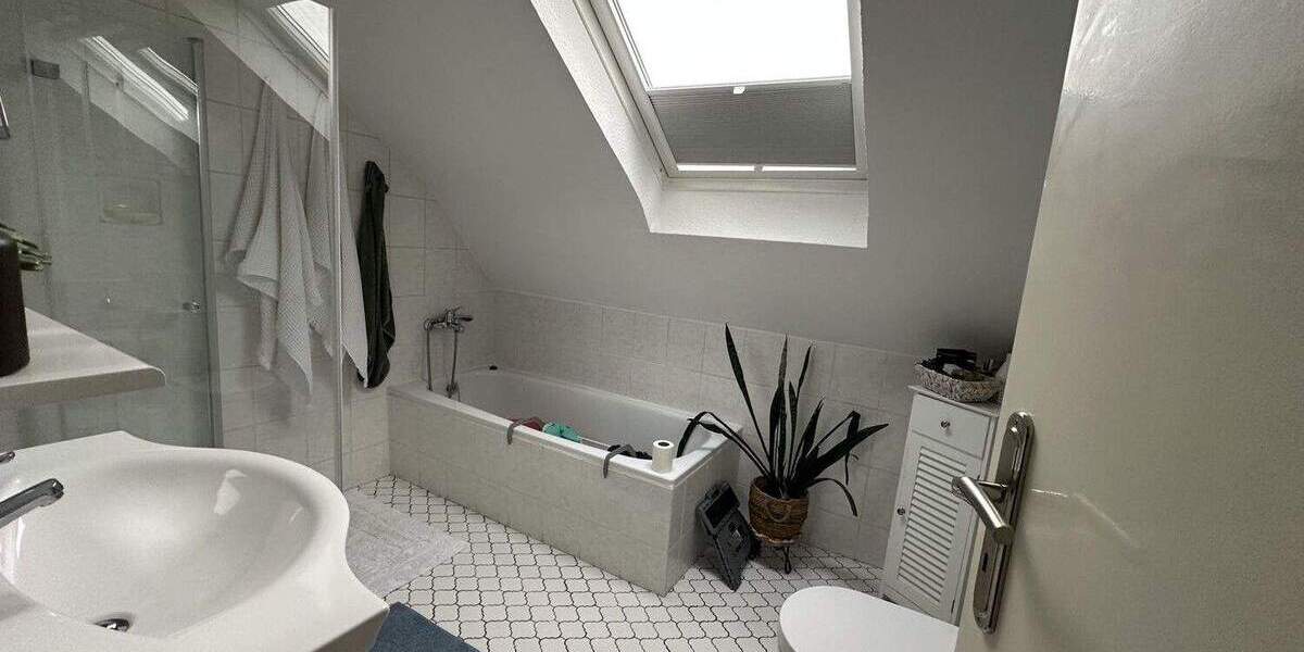 Dachgeschosswohnung mit Blick ins Grüne auf dem Höchsten 2 zimmer