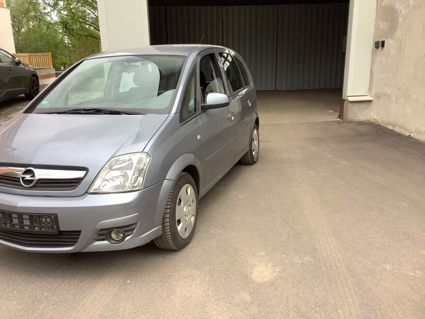Opel Meriva 141.000 km 2.350 € Waffenbrunn 93494