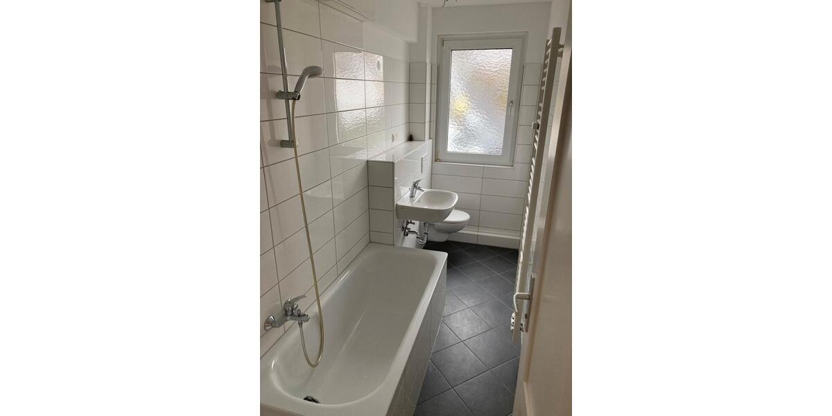 Schöne 3-Zimmer Wohnung mit Balkon und modernisiertem Badezimmer zu vermieten 3 zimmer