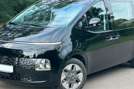 Hyundai STARIA 1.750 km 49.490 € Jüterbog 14913