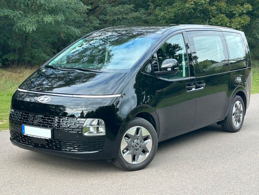 Hyundai STARIA 1.750 km 49.490 € Jüterbog 14913