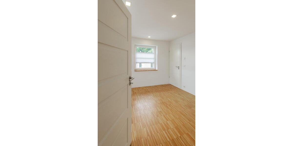 Etagenwohnung Lichtenstein (Sachsen) - 4 Zimmer, 100 m&sup2;, 950&euro; | Angebot:25830287