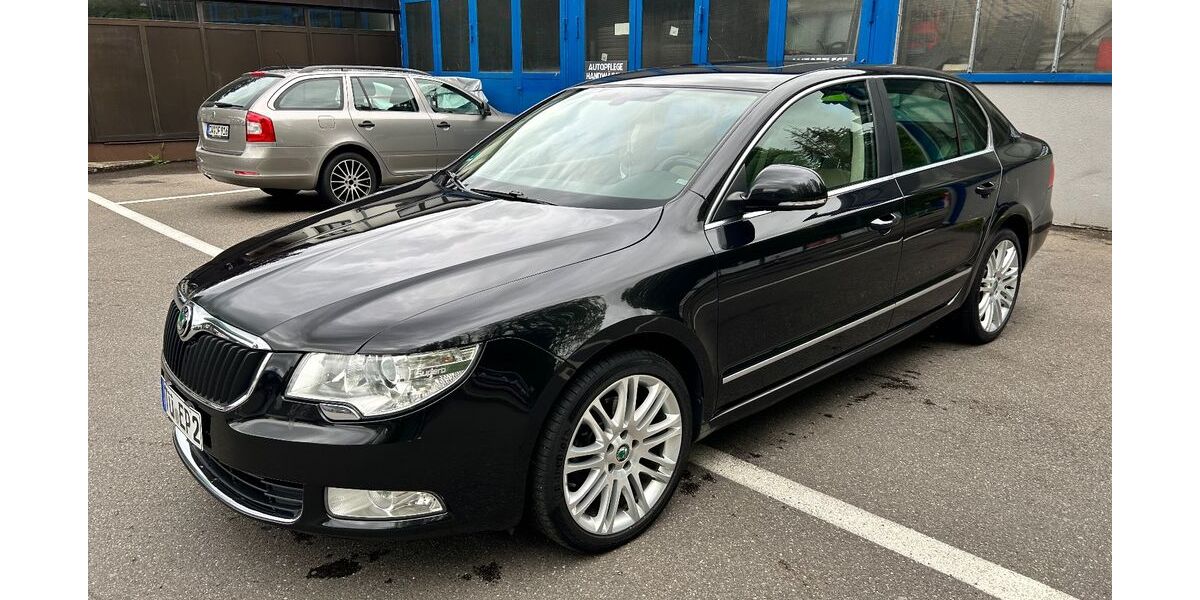 Skoda Superb 215.000 km 7.200 &euro; Nagold 72202