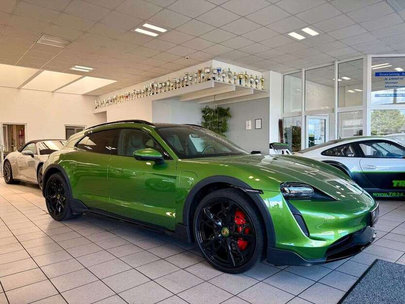 Porsche Taycan 19.998 km 74.850 € Stuhr-Seckenhausen 28816