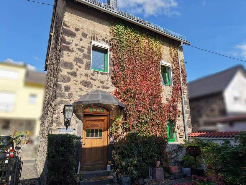 Charmantes Natursteinhaus mit Atelier - einzigartiges Wohnen in urigem Ambiente! 5 zimmer