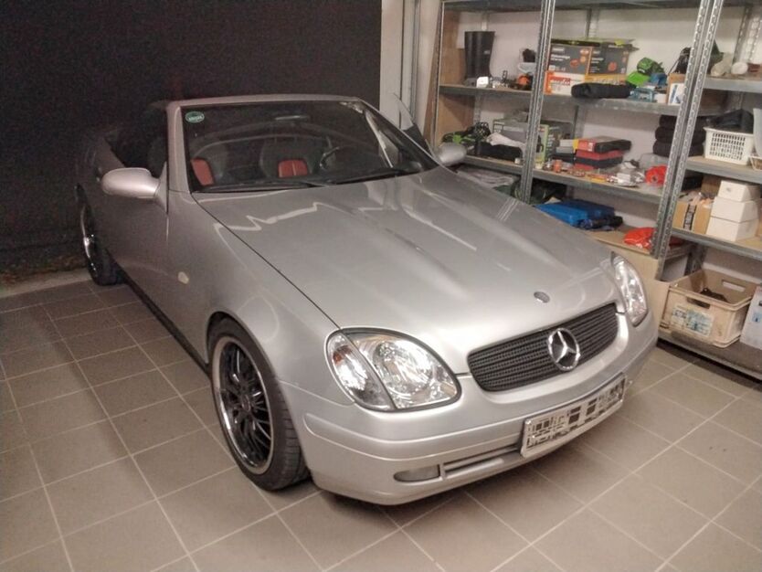 Mercedes-Benz SLK 200 215.900 km 2.990 € Barbing 93092