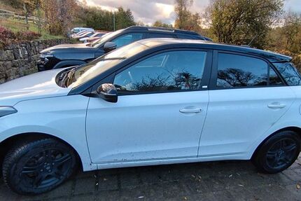 Hyundai i20 98.000 km 9.499 &euro; Hildburghausen 98646