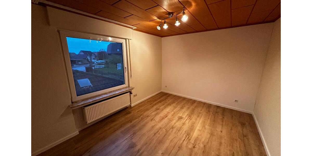 Einfamilienhaus Willebadessen - 8 Zimmer, 177 m&sup2;, 1.350&euro; | Angebot:25129234