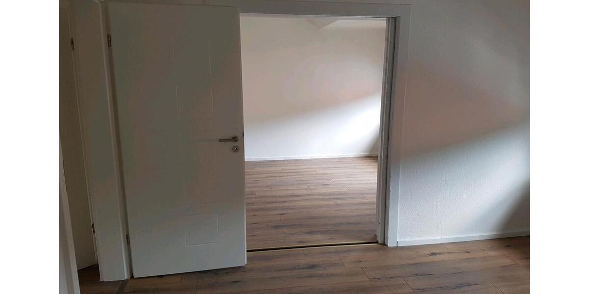 Dachgeschoßwohnung Schriesheim - 4 Zimmer, 86 m&sup2;, 1.100&euro; | Angebot:26286468