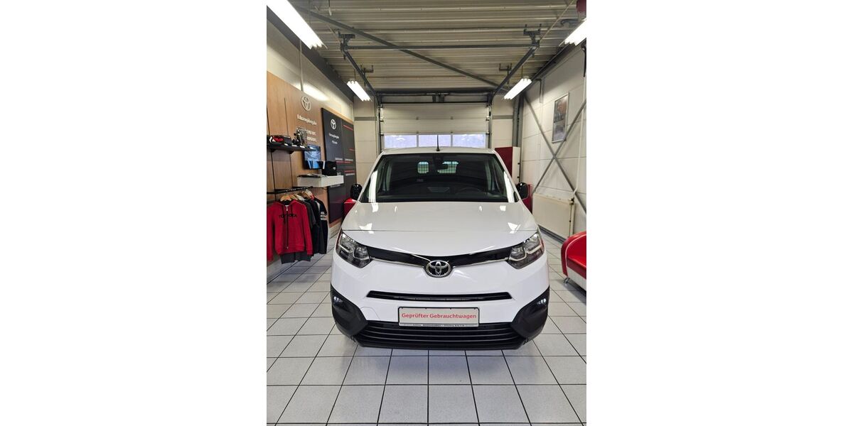Toyota Proace City 27.241 km 17.990 &euro; Wittenberg 06886