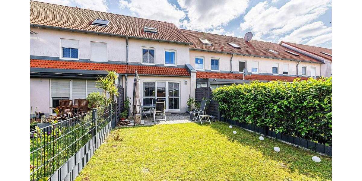 Ohne Makler: gepflegtes RMH aus BJ 2000 mit Garten. Bezugsfrei. 5 zimmer