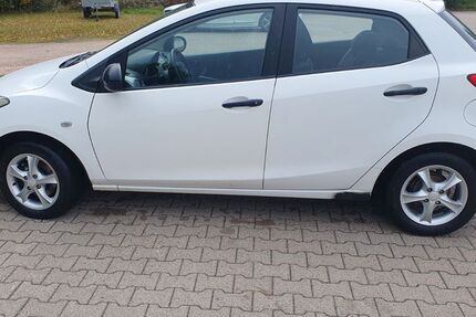 Mazda 2 122.600 km 2.299 € Eibenstock OT Sosa 08309