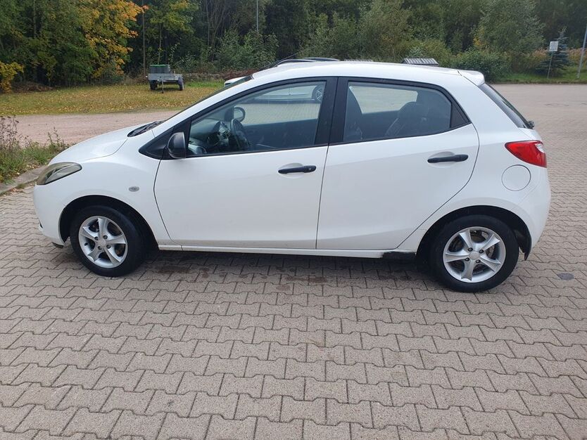 Mazda 2 122.600 km 2.299 € Eibenstock OT Sosa 08309